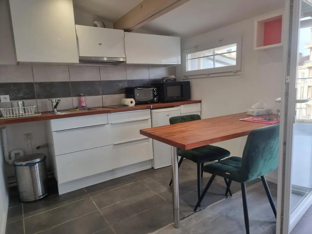 Apartment Studio With Terrace, Very Central Avignon