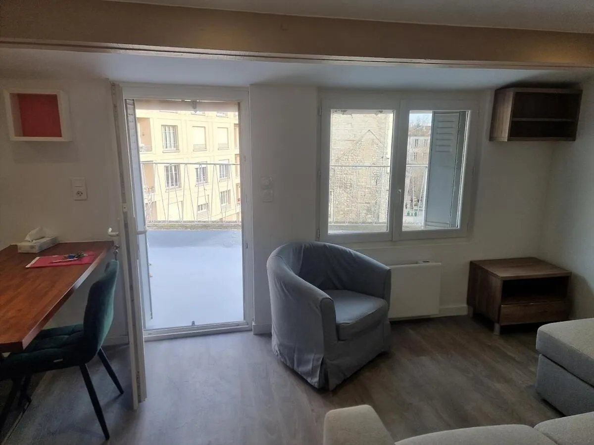 Studio With Terrace, Very Central Avignon France