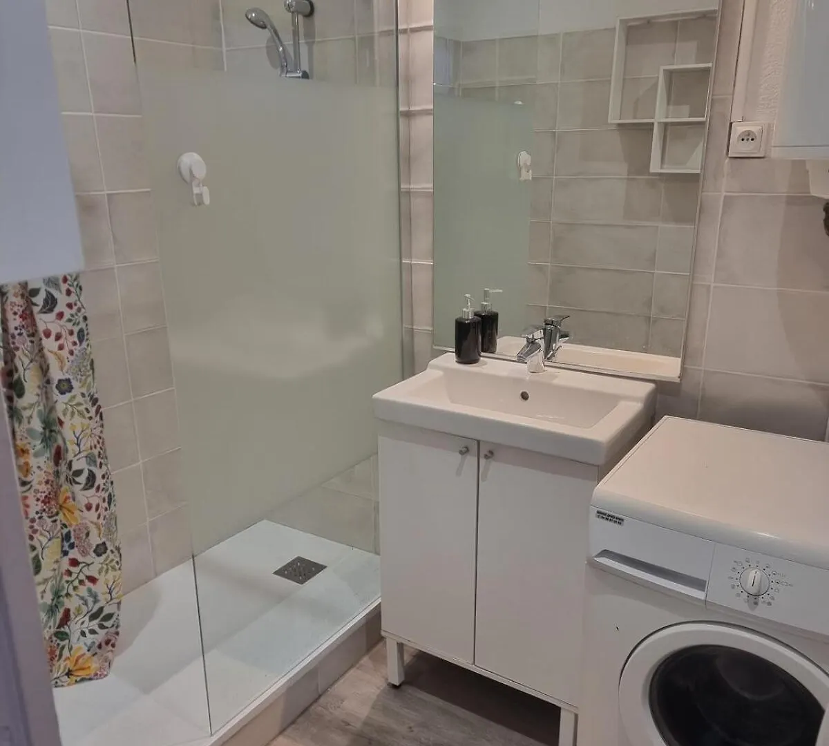 Apartment Studio With Terrace, Very Central Avignon